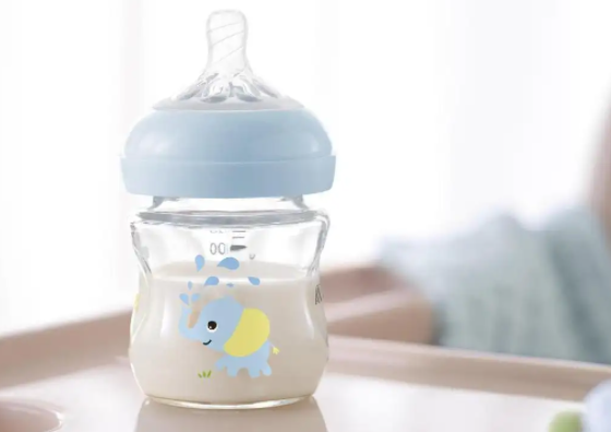 常德合法助孕包男孩价格：选择婴儿奶瓶的指南： 10大婴儿奶瓶品牌评测，帮助妈妈们不踩雷(图1)